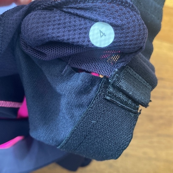 Lululemon Spin It To Win It Tank Size 4 (sm) in Black Swan/ Raspberry Glo - Picture 12 of 14